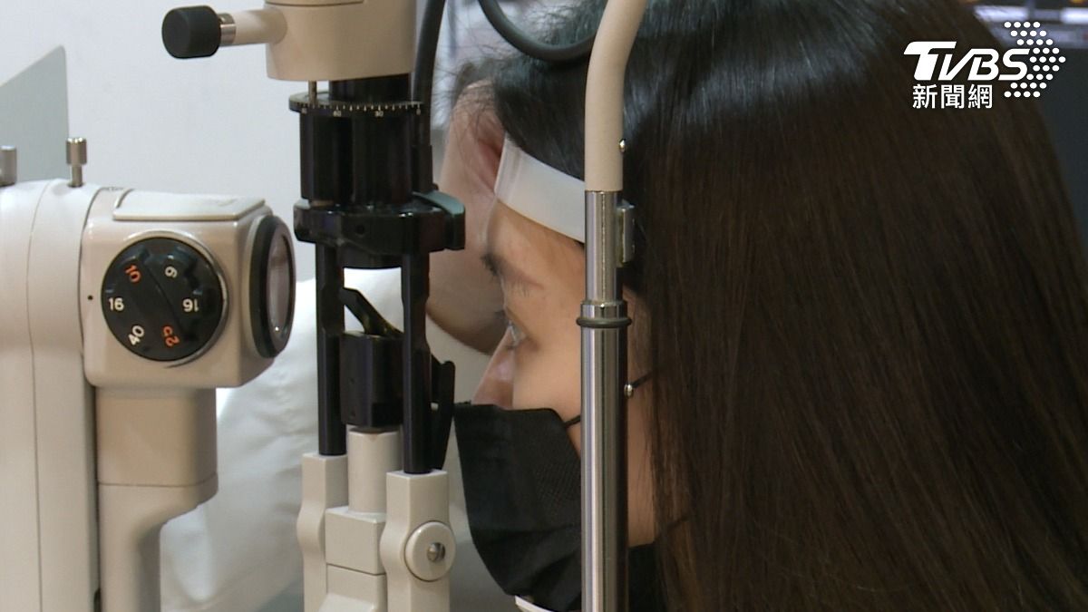 昏暗電影院看大螢幕傷眼?醫「1關鍵因素」曝:這才是視力殺手