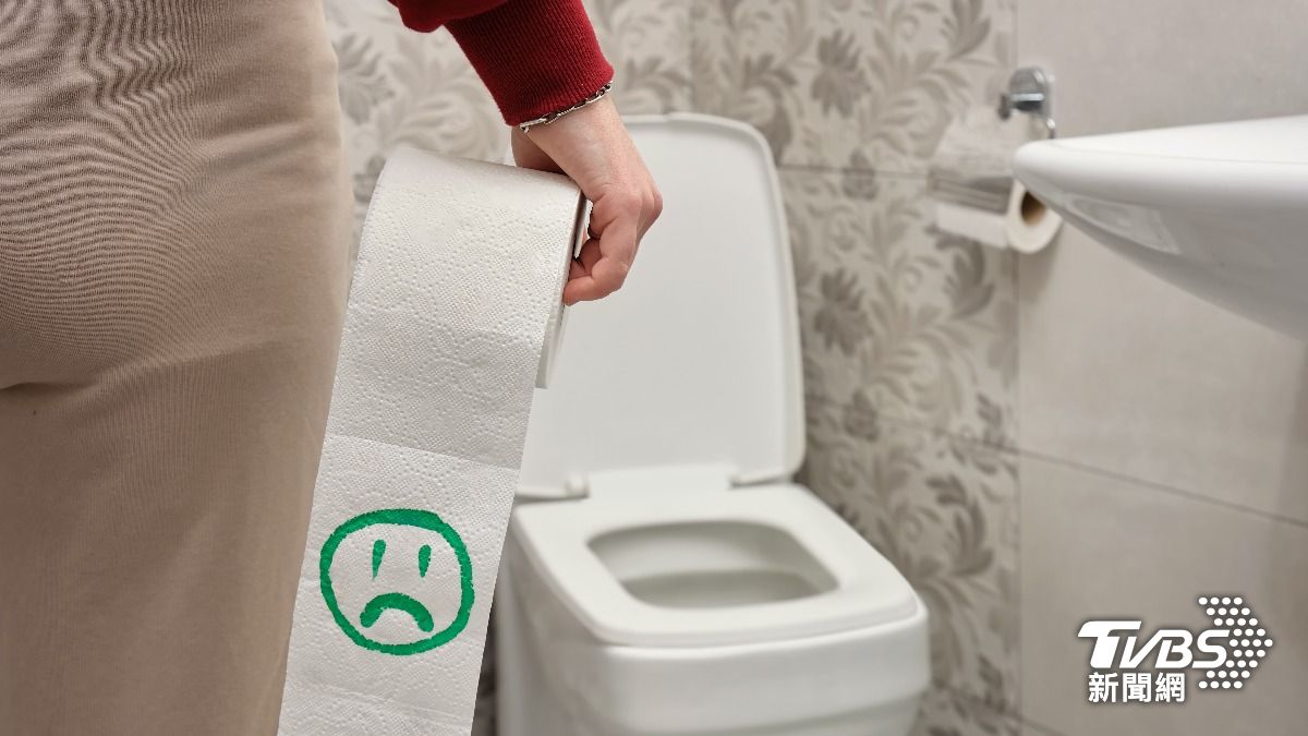 美身障男便祕數周「9公斤糞便全塞住」　腸胃破裂送醫不治