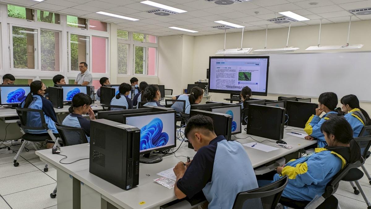 Indigenous students surpass peers in digital video remixing