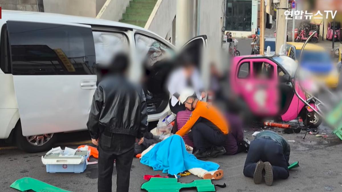 快訊／韓國濟州島重大車禍　車撞人群3人無心跳10人傷