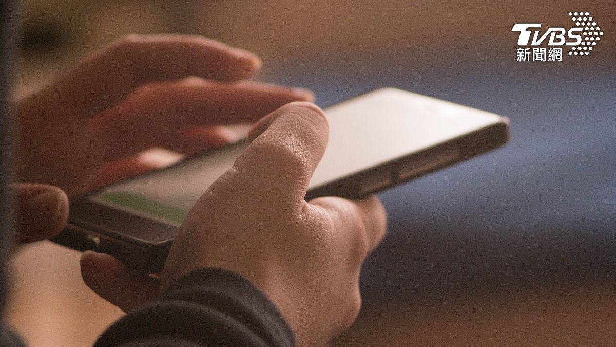 學生媽媽癡戀男老師！狂傳私密訊息騷擾　他封鎖不完嚇壞提告