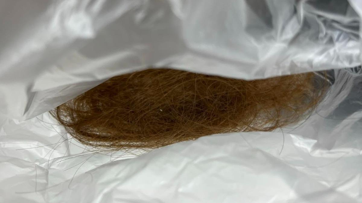 高職女學生「撞到肩膀」慘遭剪髮！　拖行三層樓全身瘀青　父親心碎了