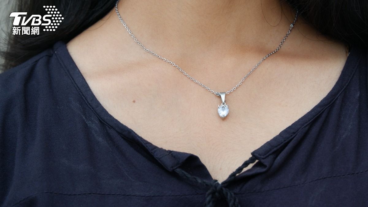 「純銀首飾」1成份超標9000多倍！醫示警：恐致癌、害腎臟損傷