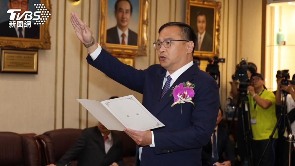 嗆王義川領中華民國薪水「自稱台灣國立委」?粉專:宣示怎不敢喊