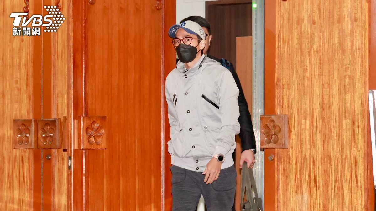 為精舍命案作證還原死者倒地過程　李威稱「有人罵她但沒看到毆打」