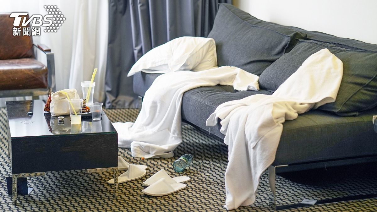 台灣極樂團「多男尋歡」爆HIV！　一群人衝醫院