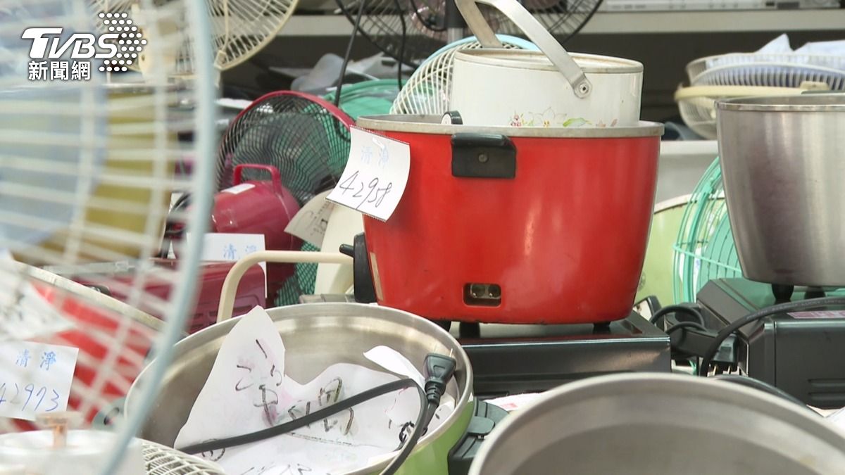 台中家電維修師傅成「魔法師」 百件壞家電獲新生 民眾讚:太神了