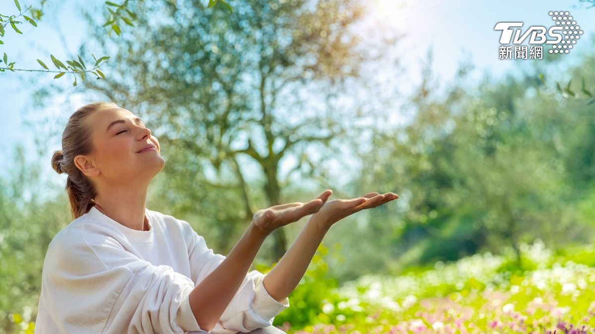 體重卡關?曬太陽竟能「幫助減重」 醫教3招安全曬、遠離肥胖