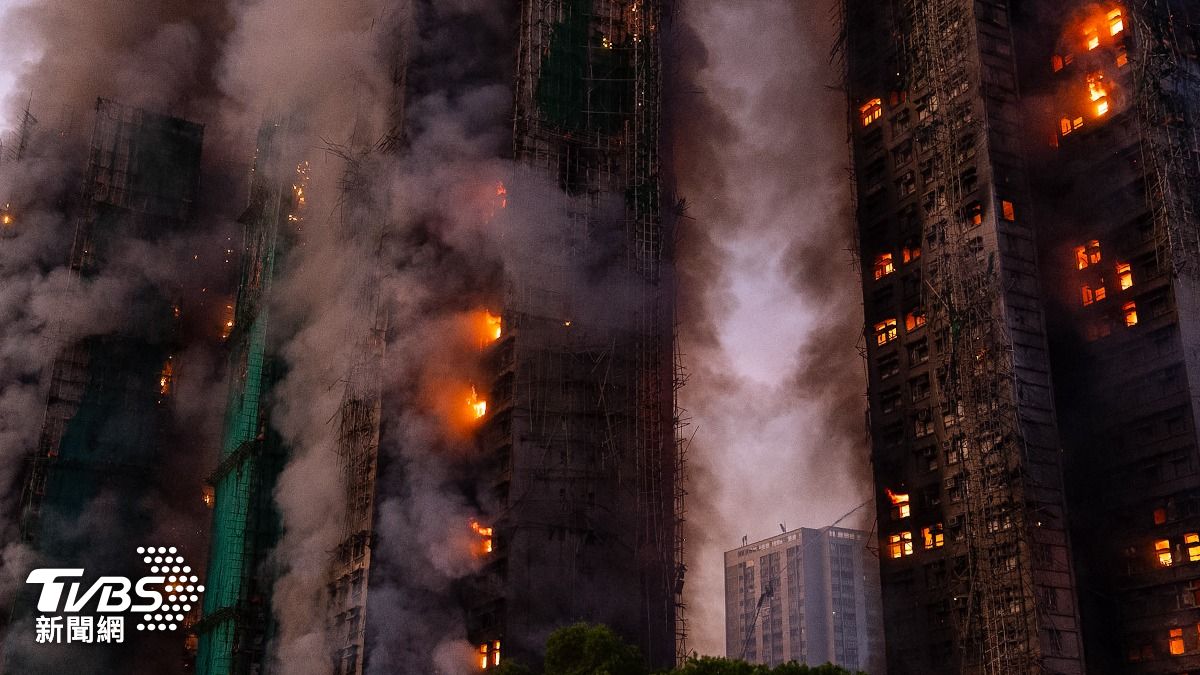 香港新界住宅區嚴重火警！釀4死3傷　居民曝可能起火點：風超大