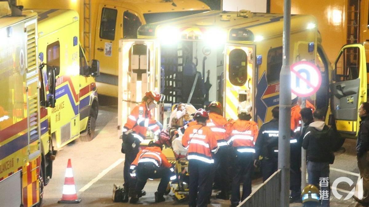 宏福苑5級大火／熊熊惡火清晨仍未熄　再有消防員戴氧氣罩送醫