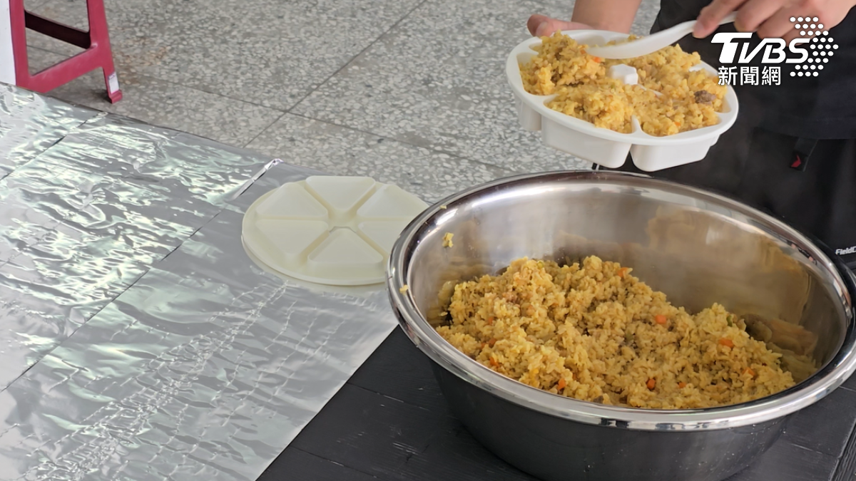 日本人「還311恩情」熱心製咖哩飯糰！花蓮居民感動　親寫感謝信