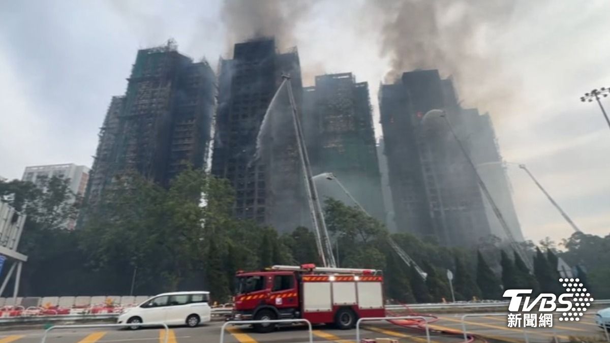 香港宏福苑大火！7棟樓釀44亡　居民淚：279人失聯