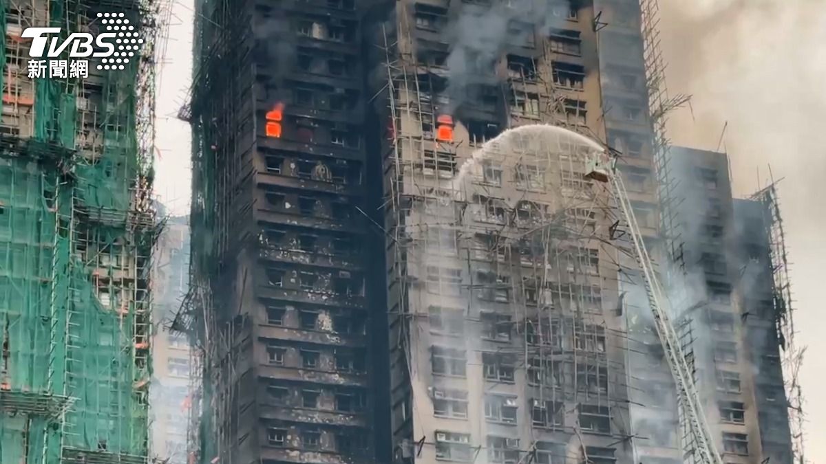 香港大火/72歲老人獨自在家!靠女兒「1通跨國電話」逃生