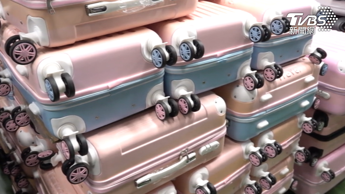 行李箱再+1　顏色NG賣百元PK萬元「全透明」