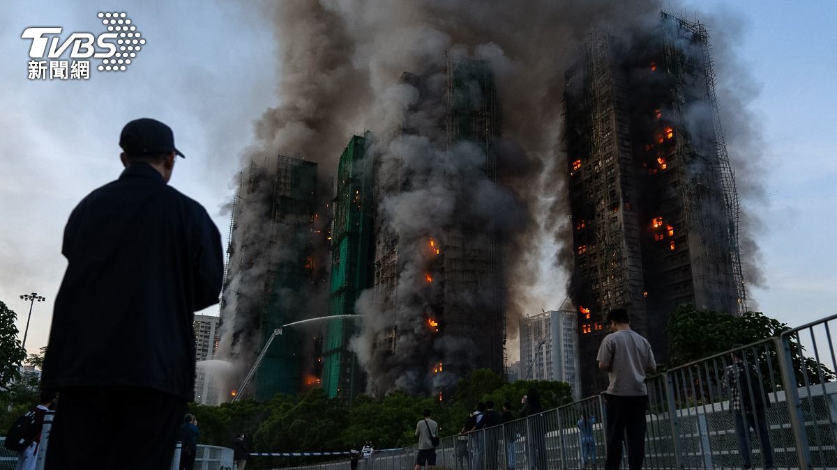 香港五級惡火燒7棟樓　55死.近300人失聯