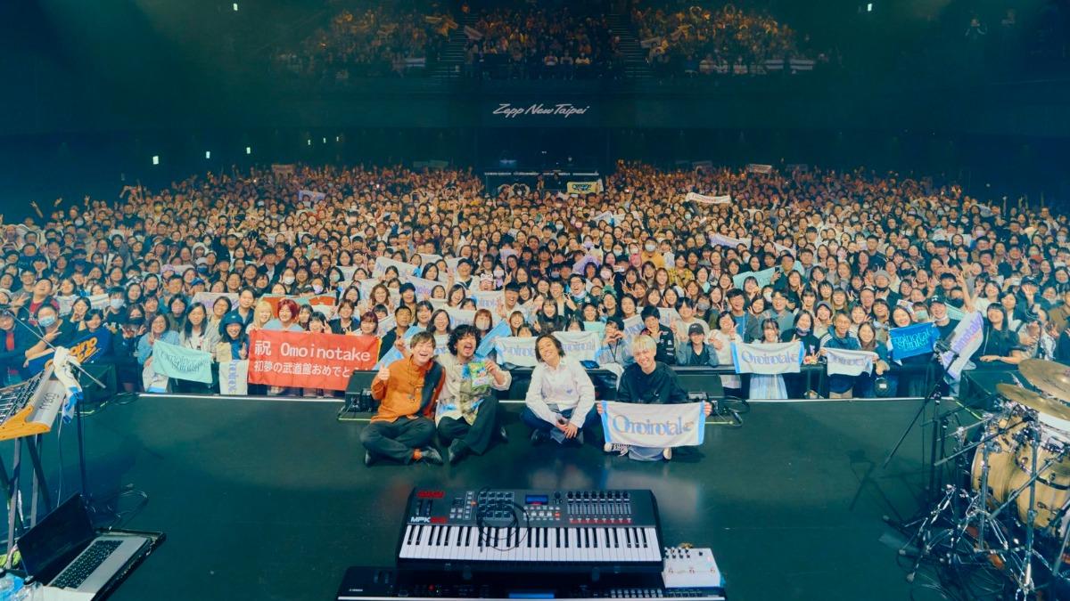 Omoinotake二度攻台大爆滿!被拱小巨蛋開唱 拿綠色乖乖超內行