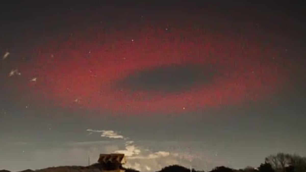 夜空浮現神秘紅圈!3年2度籠罩義大利小鎮 科學家解析奇景