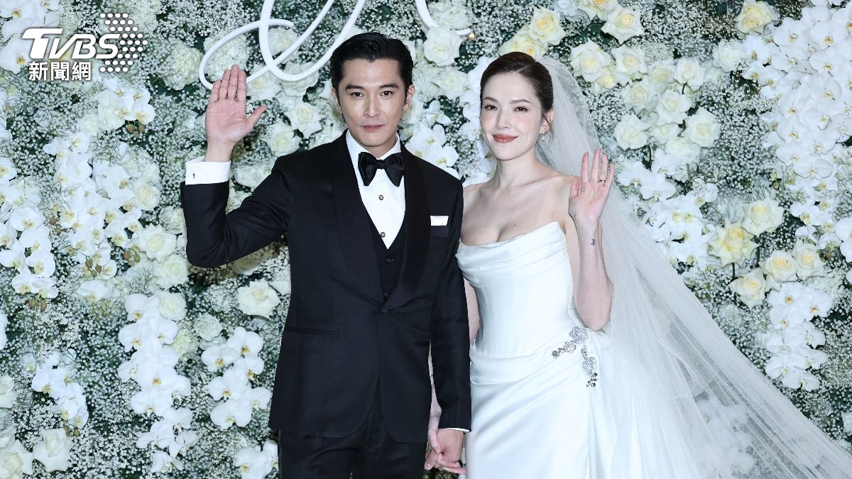 直擊／許瑋甯甜吻邱澤「當眾告白」太閃了！寶貝兒子打扮萌翻全場