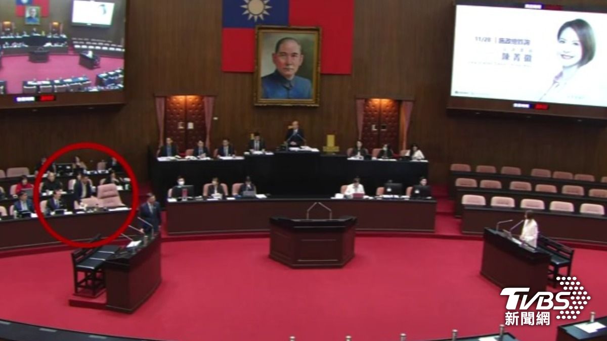 人咧？　院會打鈴仍未就位　卓、韓急尋洪申翰