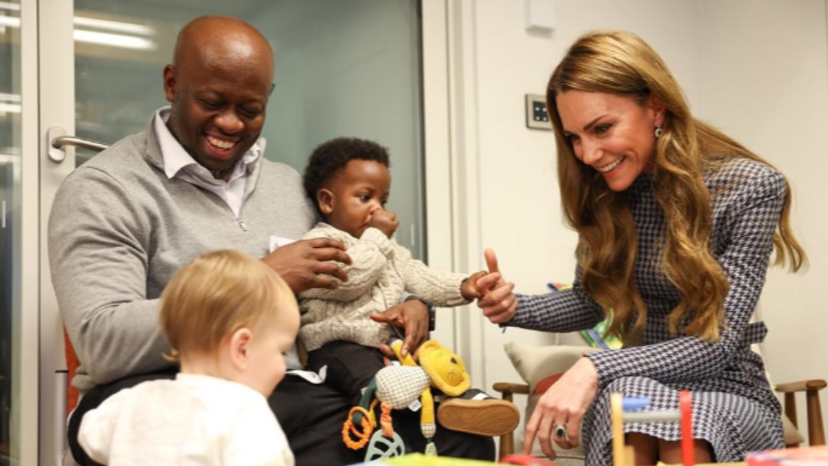 凱特王妃黑白格紋舊洋裝亮相　網友比對心疼：瘦成「棒棒糖」