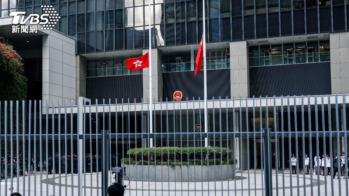 香港宏福苑大火 政府降半旗3天 英王寫信給港人打氣