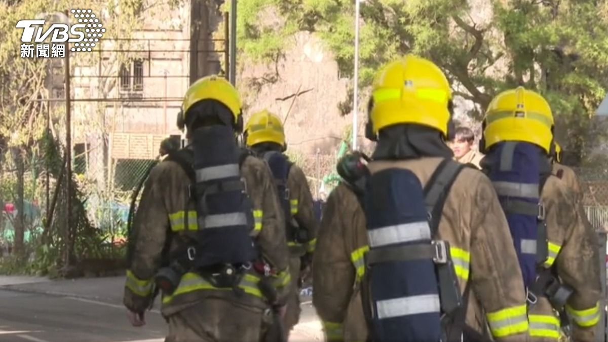 香港大火災復亂象　假二維碼詐善款　假消防員稱裝備不足