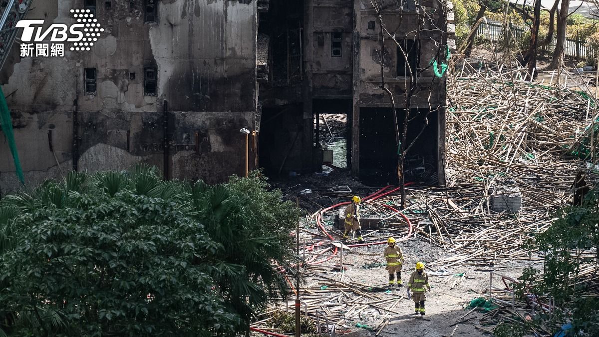 宏福苑大火熄滅　逾600名辨認組入場搜索