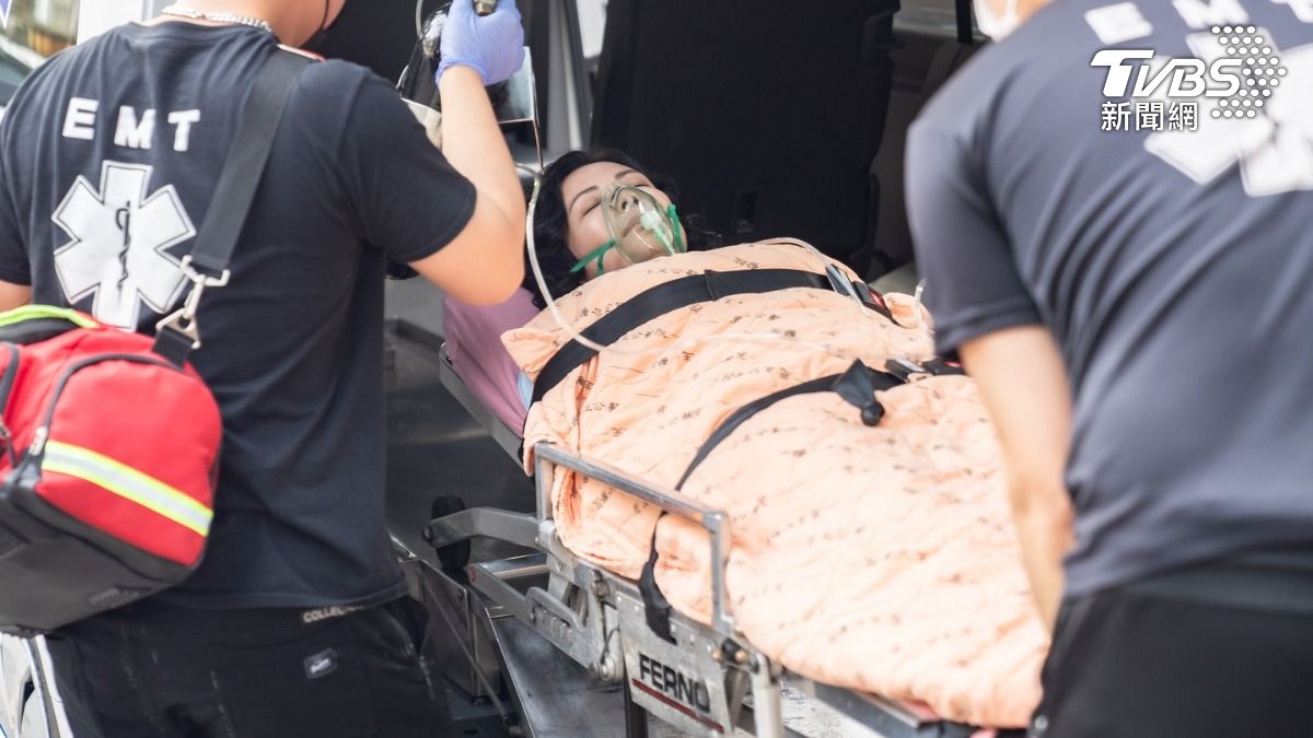 《舊金山美容院》陳孝萱劇中「心臟病」送醫　連晨翔崩潰痛哭