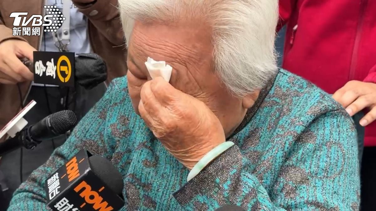 香港大火／3友葬身宏福苑惡火　嬤痛哭：願你們安息