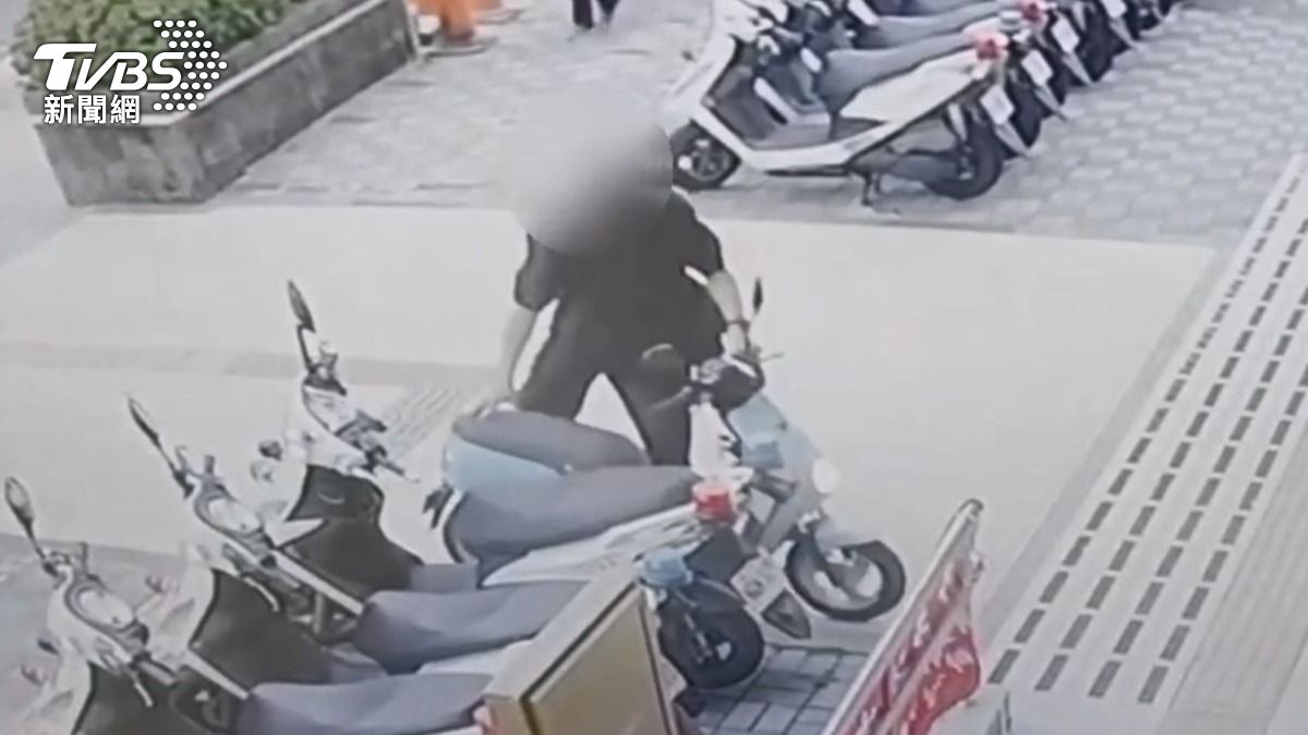 新北首例電動二輪車毒駕！男吸毒騎車恍惚　帶「玻璃球」自首