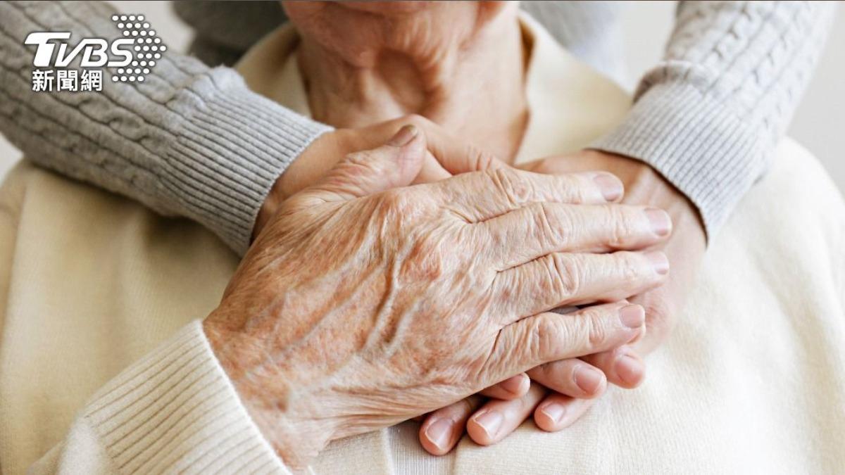 天天宅在家!阿嬤隱忍「1病」數月 網心疼:長輩就是愛逞強