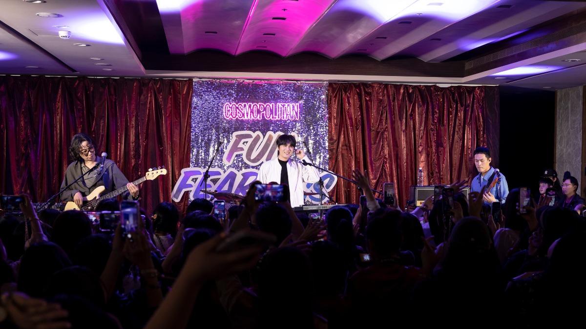 宇宙人現身睡衣趴！驚見「現場全女生」　臉紅吐：害羞到不行