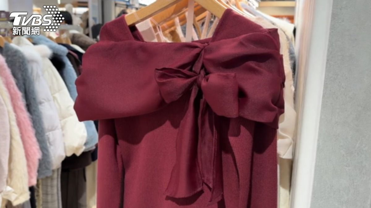 穿冬衣靠「蝴蝶結」裝飾！從頭到腳都有　店員教你綁帽T雙層版