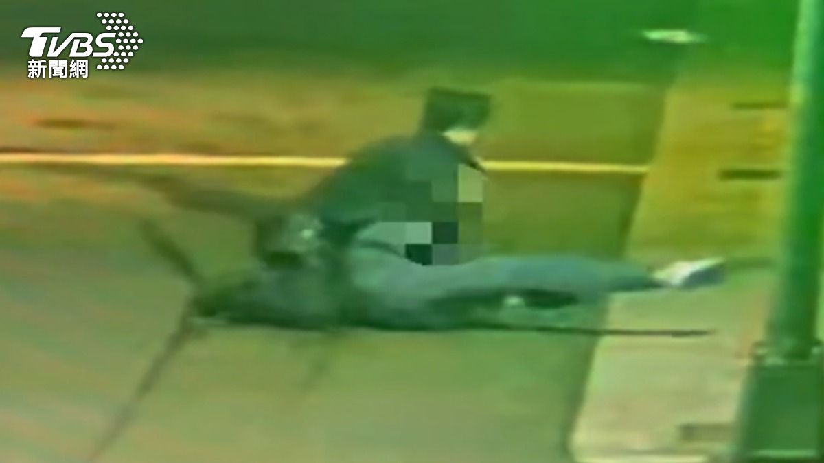 北市通緝男遇盤查狂逃！友人護航動手推人　釀2員警受傷