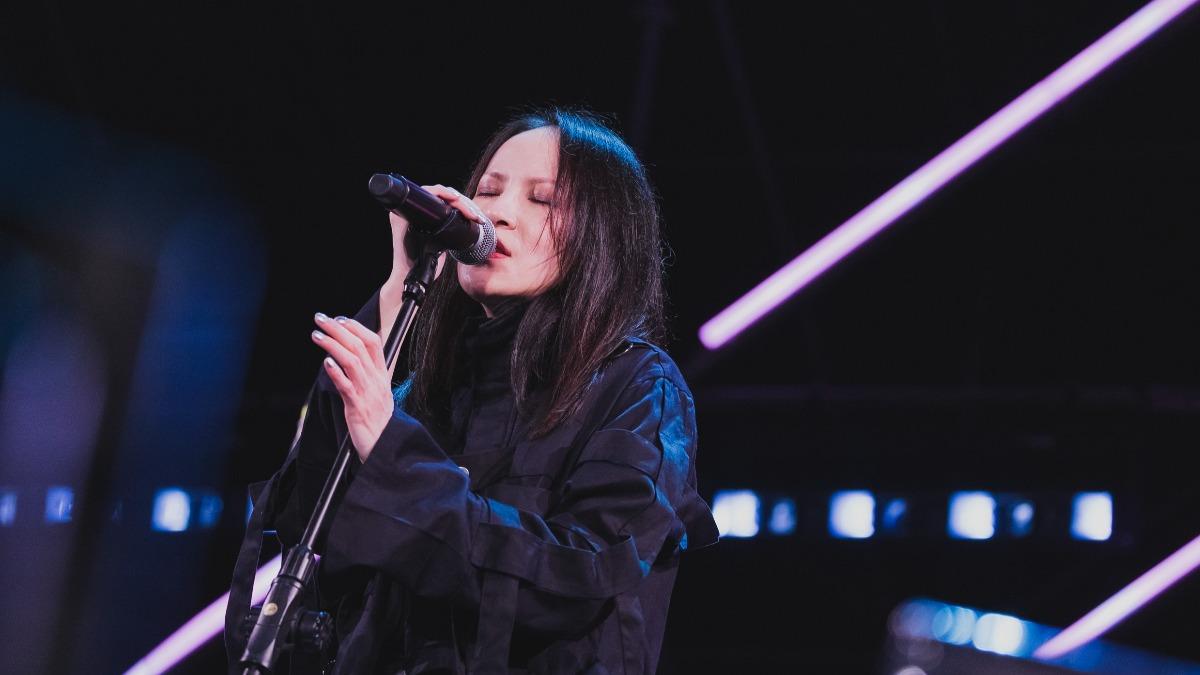 金曲歌后唱一半！脫口「沒什麼好講的」　冷酷場面曝光