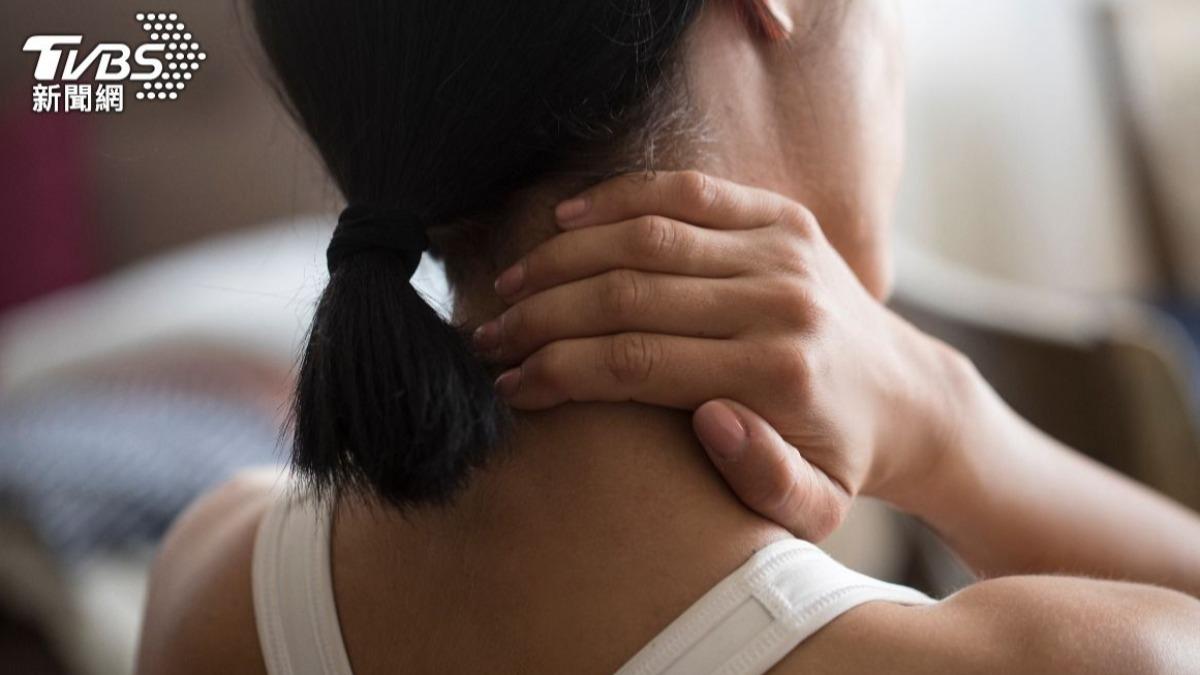 落枕好困擾!醫點名「6個錯誤習慣」是元凶 1睡姿快避免