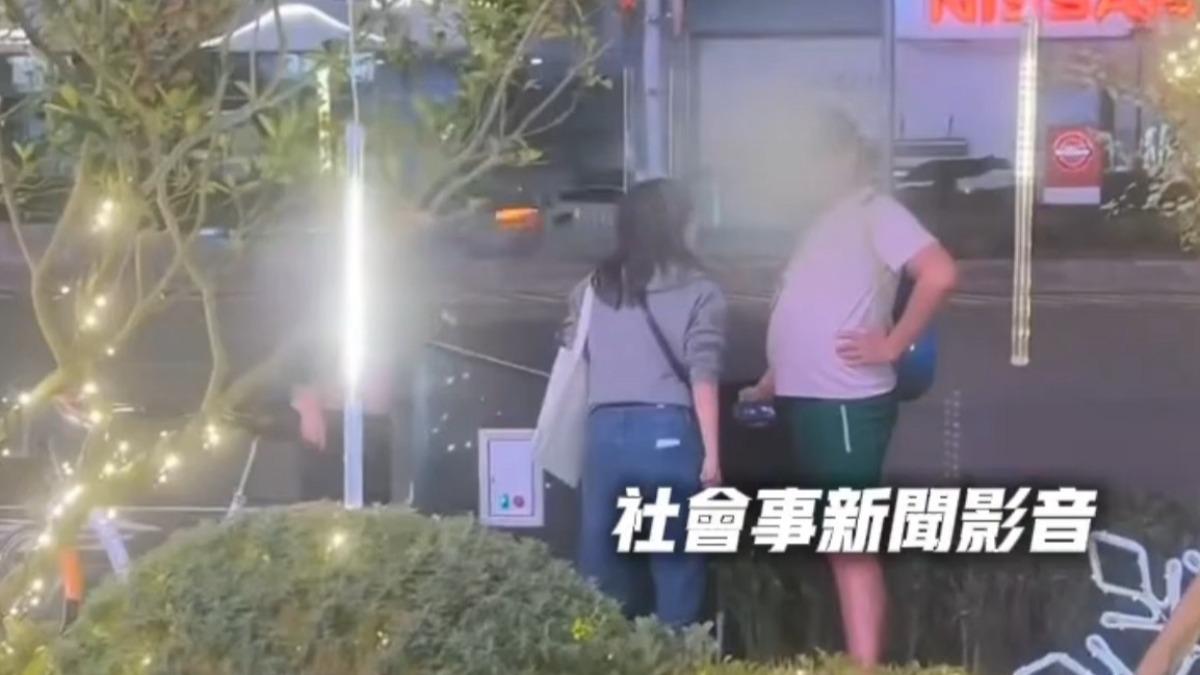 新店少年人行道騎YouBike「撞傷5歲童」　母開罵：有沒有學過物理