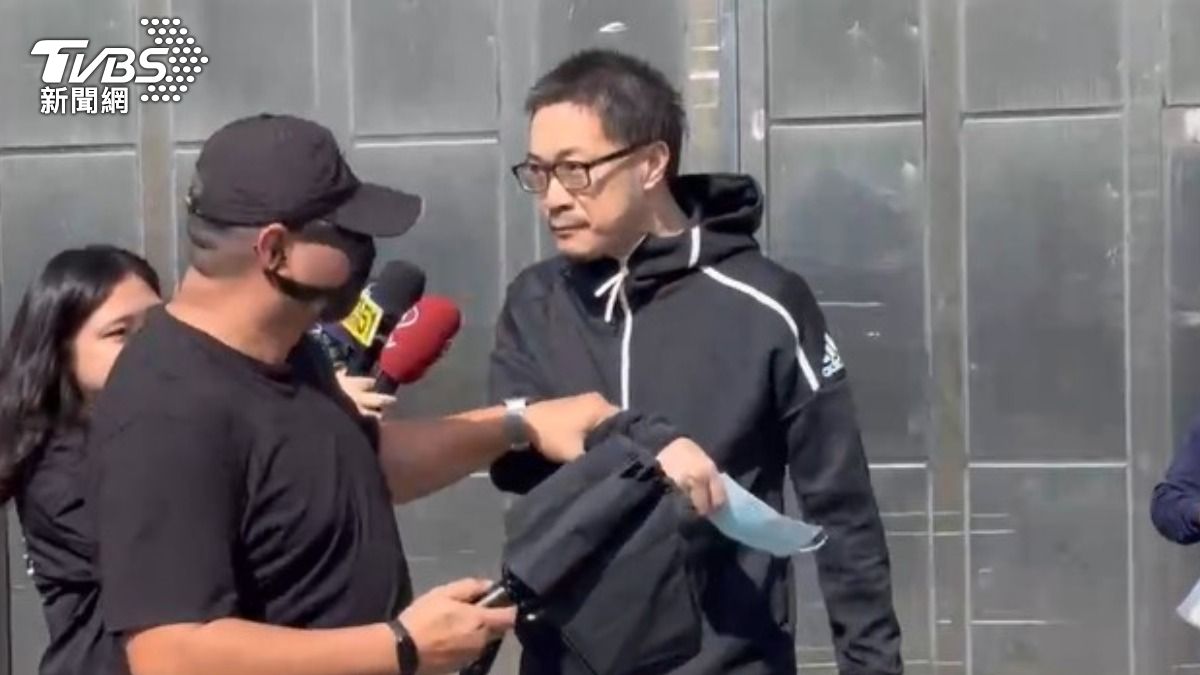 重獲自由！朱學恒服刑表現良好獲縮刑　暴瘦出獄快閃離開