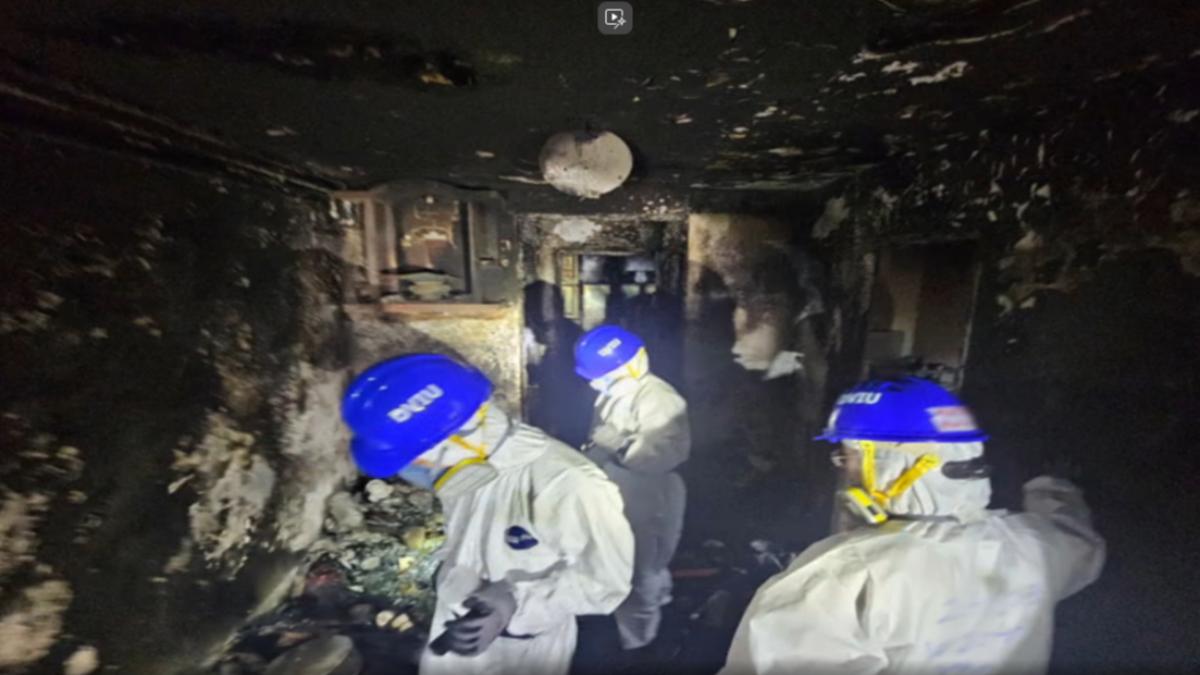 宏福苑大火！鑑識員冒險蒐證「積水及腿」　驚見祖先牌位燒成焦炭