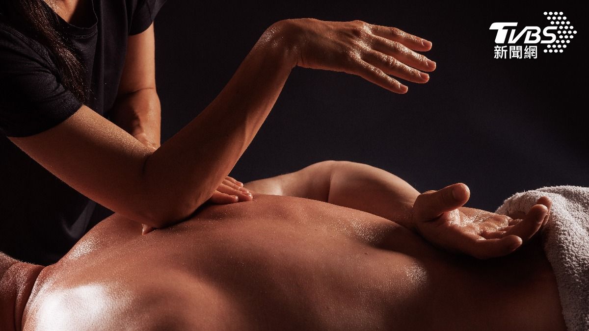 大馬警突襲按摩店!3名女師傅提供特殊服務 僅著內衣褲被逮