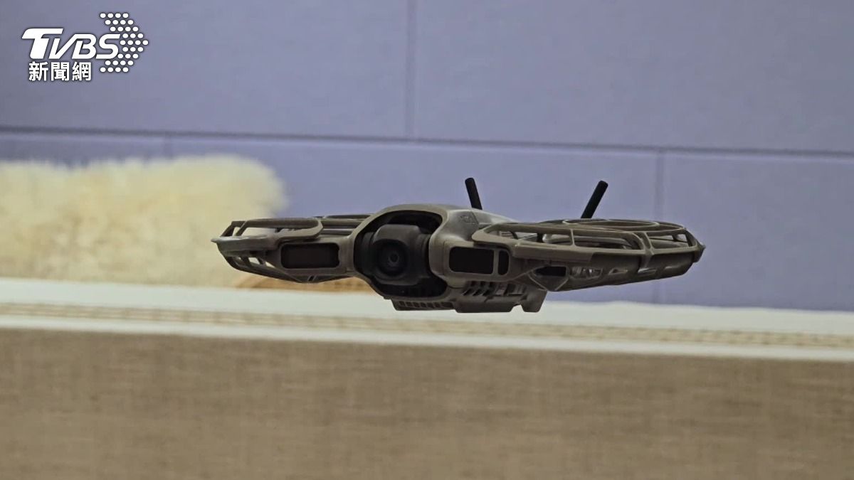 無人機「手勢操控」輕鬆上手！新手必學動作「控制遠近」