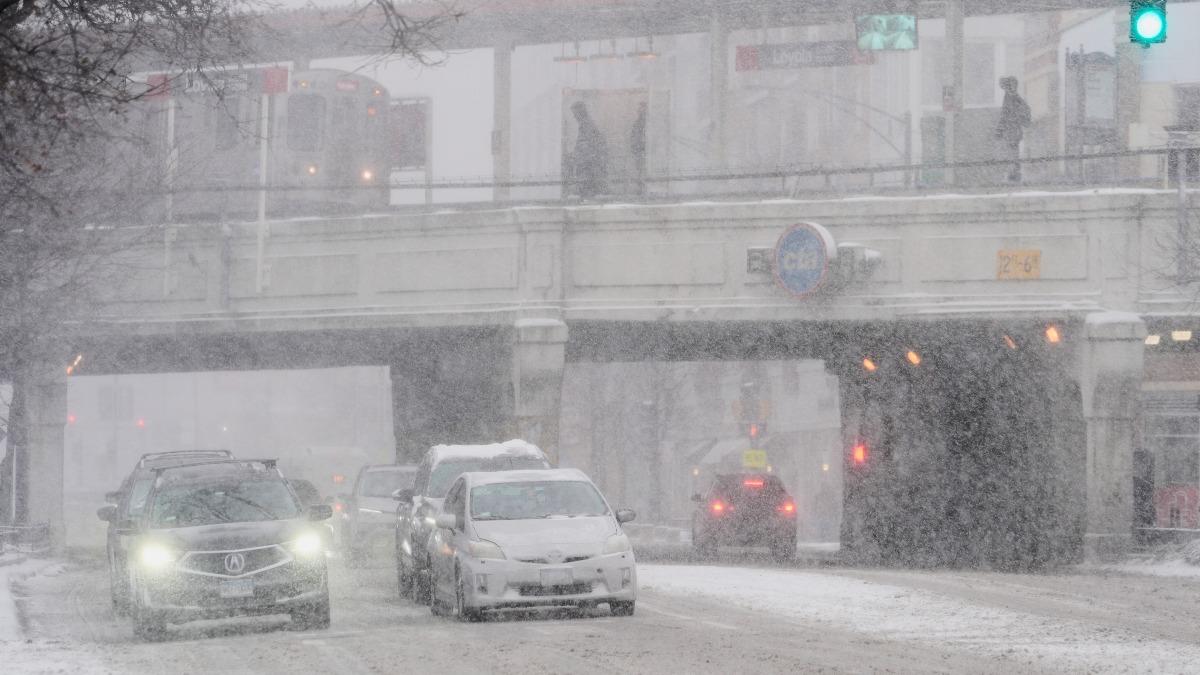美暴風雪來襲　感恩節收假1900航班取消　衝擊買氣