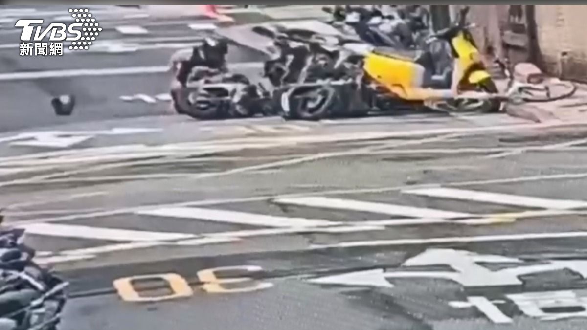 12小時狂灌15瓶酒！25歲男「酒測爆表」撞5機車　下場曝光