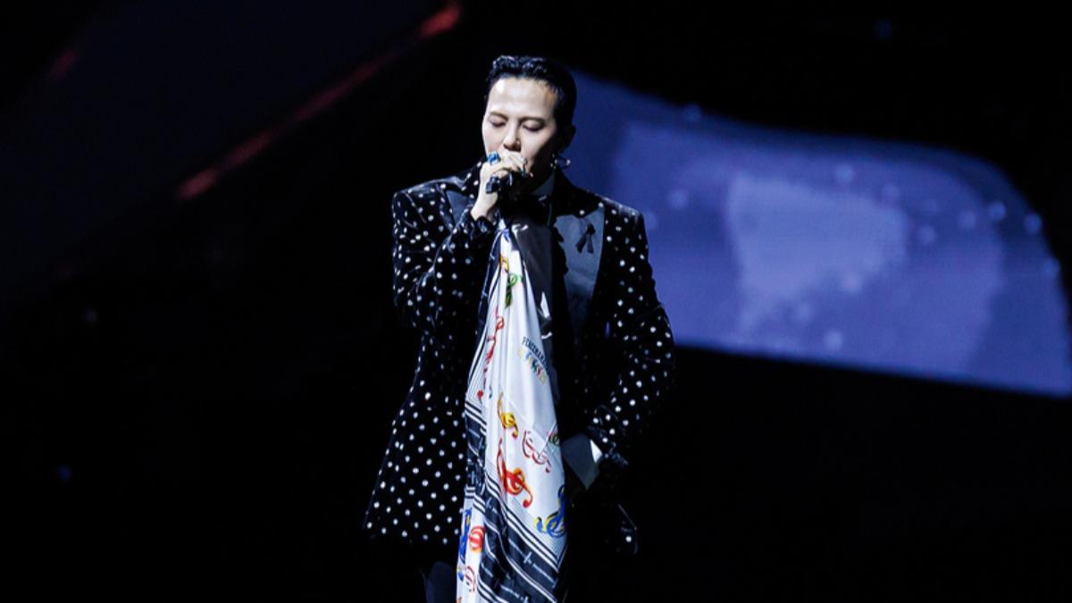 還敢按倒讚？GD復出後現場演出頻惹議　韓媒砲轟：實力不及獎項