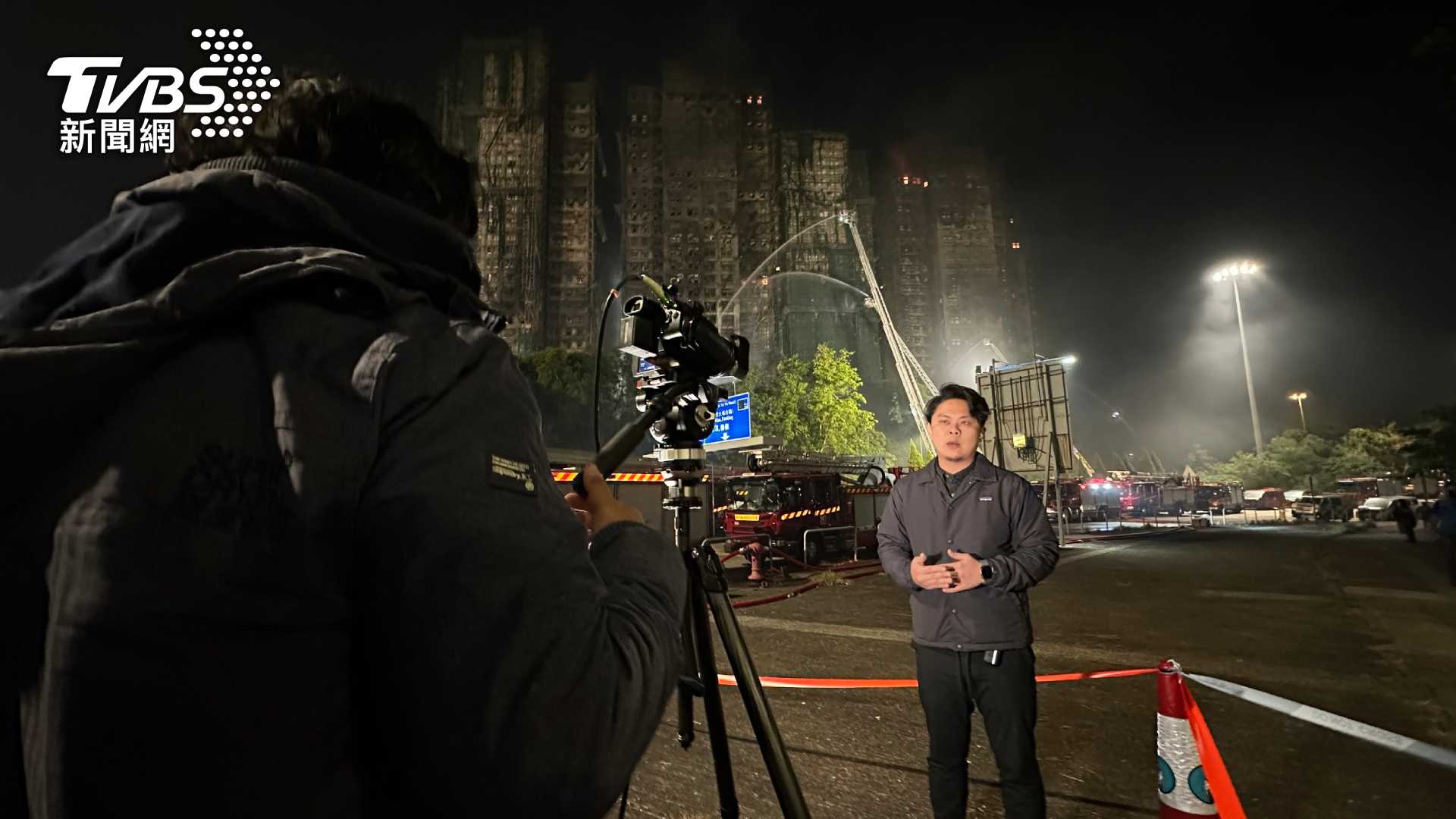 香港大埔宏福苑五級大火 台灣首家抵達現場媒體TVBS直擊最新災情