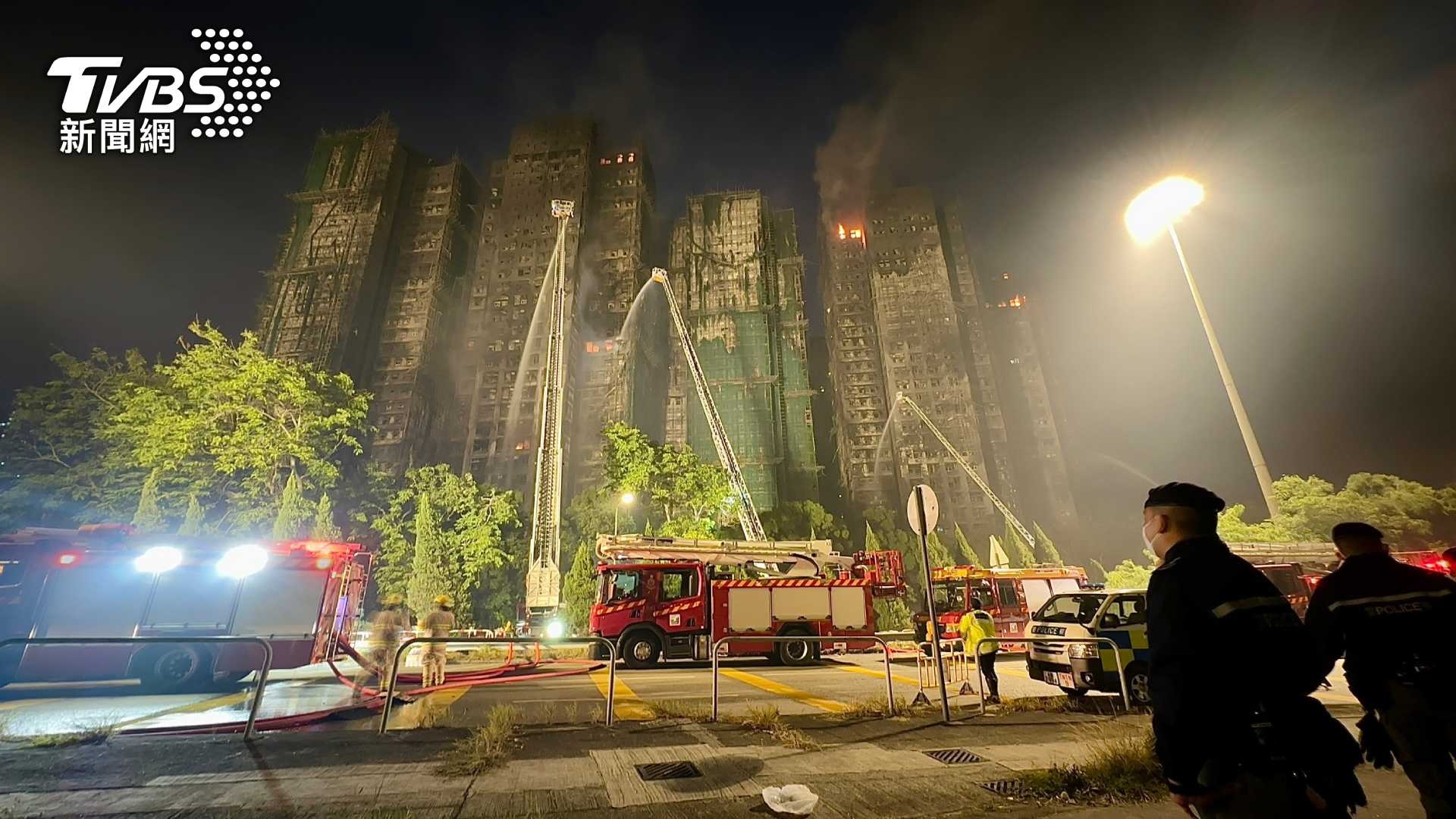 TVBS香港籍影音主任區國強提到，消防單位在記者會上證實，八棟大樓的火警警鐘全部失效，不僅揭露公共安全的漏洞，更引發社會對居住安全的全面省思。(圖/TVBS)