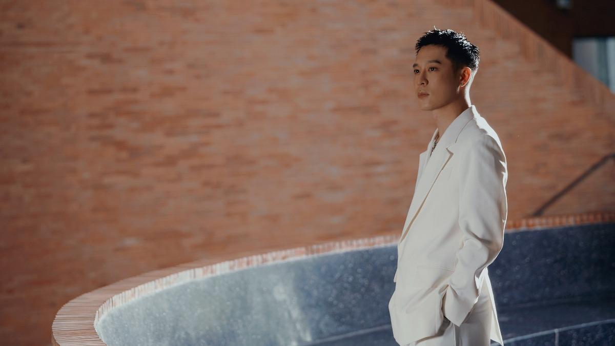 周湯豪婚禮畫面曝光！純白婚紗超美　對眼愛上初戀臉女神