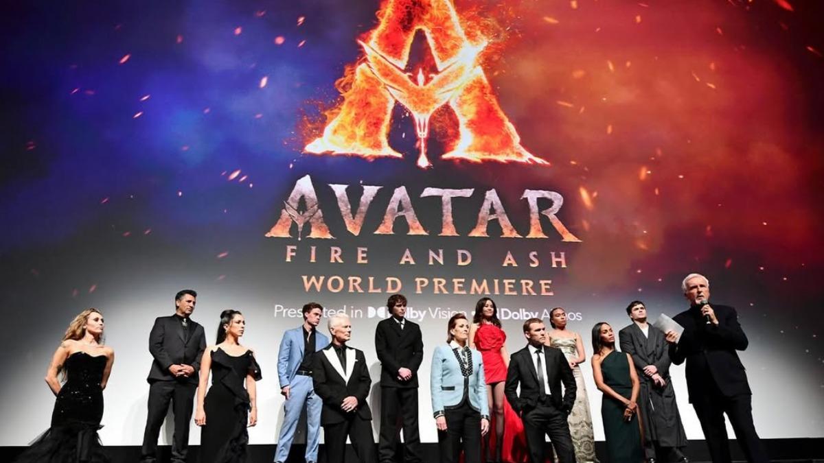 《阿凡達：火與燼》首映獲讚「終極視覺奇觀」　卡麥隆突痛悼已故好友：他永遠缺席了