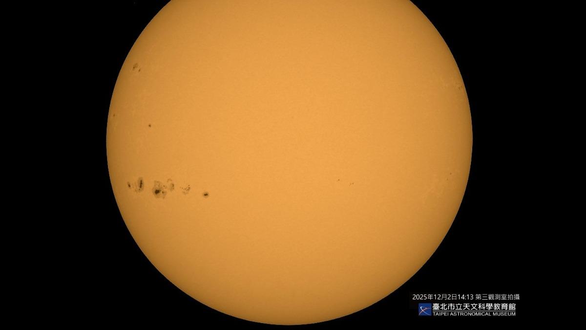 十年來最巨大太陽黑子群現身!天文館開放望遠鏡供民眾觀看