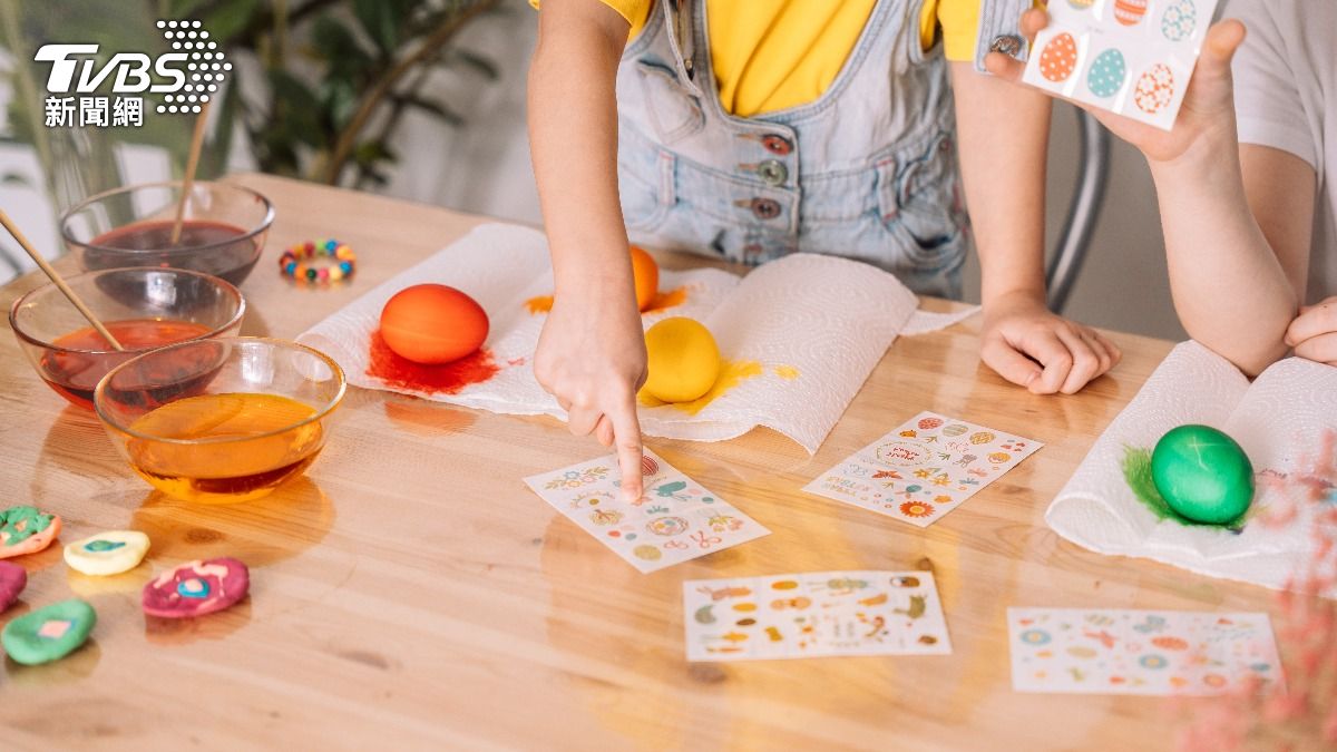 貼貼紙參加活動!陸女童右臉竟潰瘍留疤 醫示警:3成分釀禍